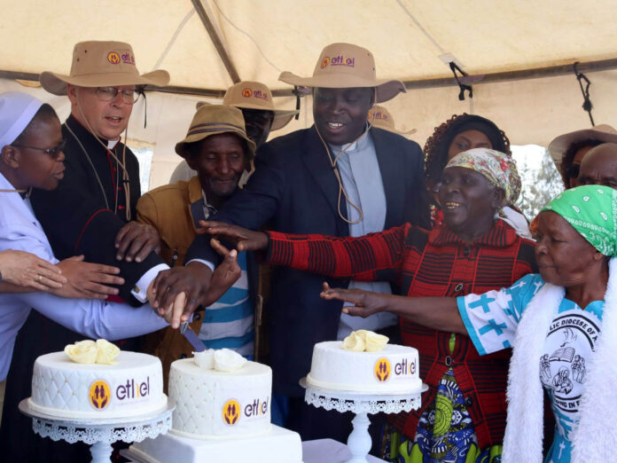 sn250729-kenya-grandparents (1)