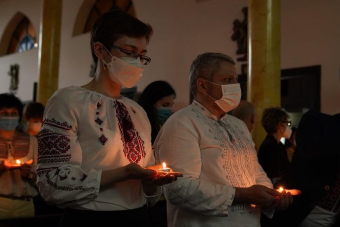 Vietnam-prayer-peace276180017_2535116493288621_7730102065704234118_n