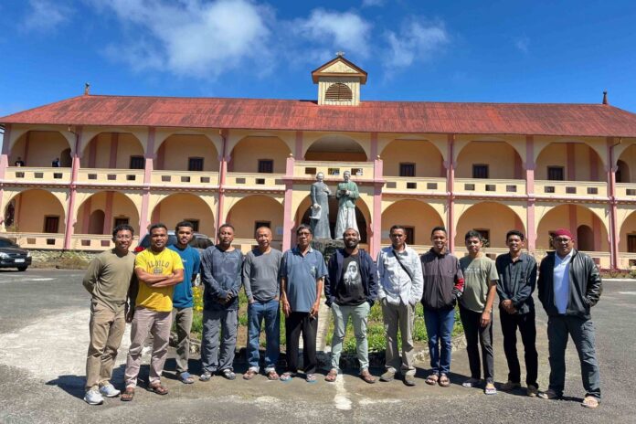 sn250809-indonesia-sm