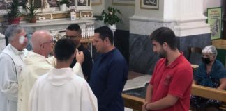 Six young aspirants enter the Novitiate