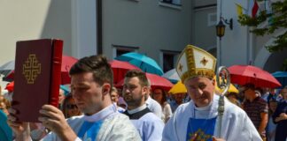 Poland: Annual Feast at the Shrine of Our Lady in Tuchow. The Shrine has been affiliated to the Basilica of Santa Maria Maggiore in Rome.