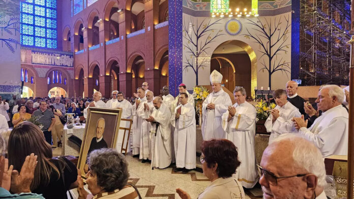 Redentoristas_na_Missa_de_Corpo_Presente_do_Pe._Cesar-379536